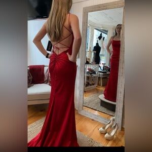 Sherri Hill Red Prom Dress || Gown